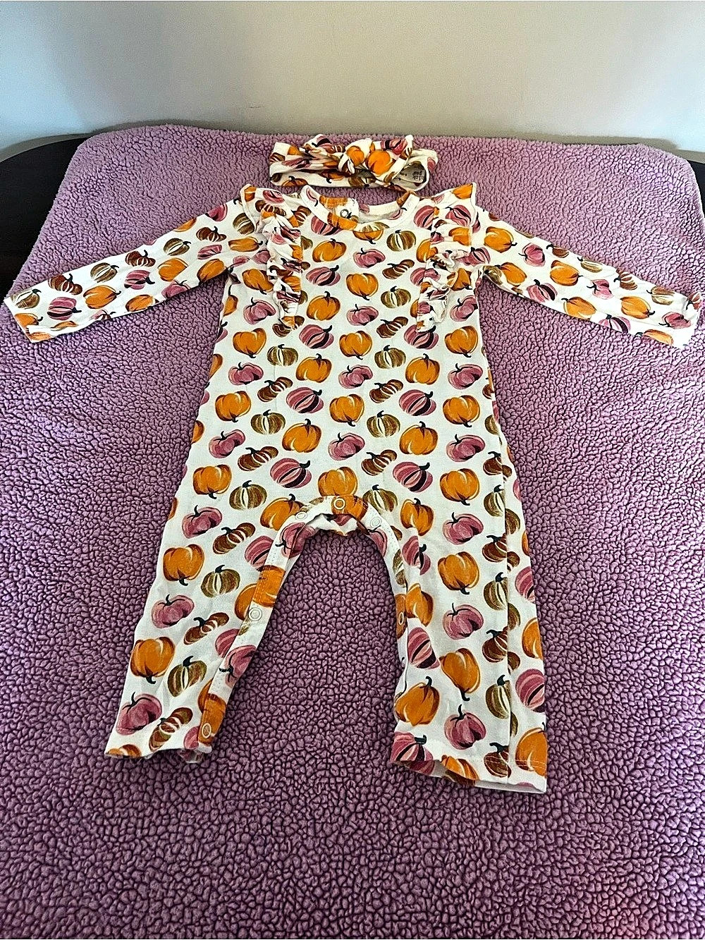 Chick Pea Pumpkin Print Set Baby 6-9M Like New